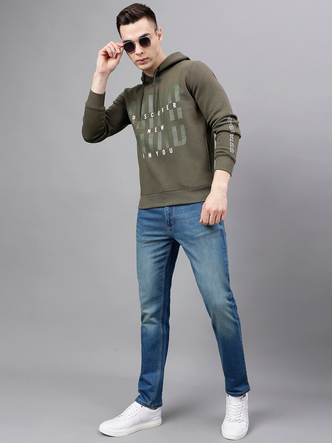 Men Olive Standard Fit Printed Sweat Shirt