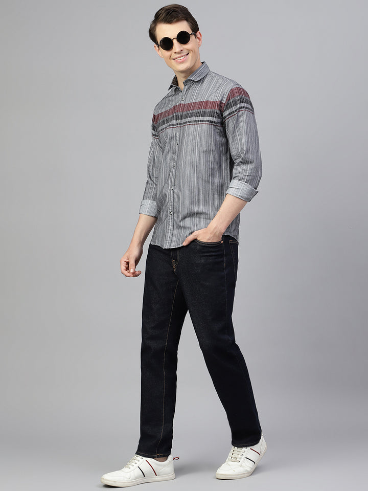 Men Grey Maroon Regular Fit Solid Spread Collar Casual Shirt