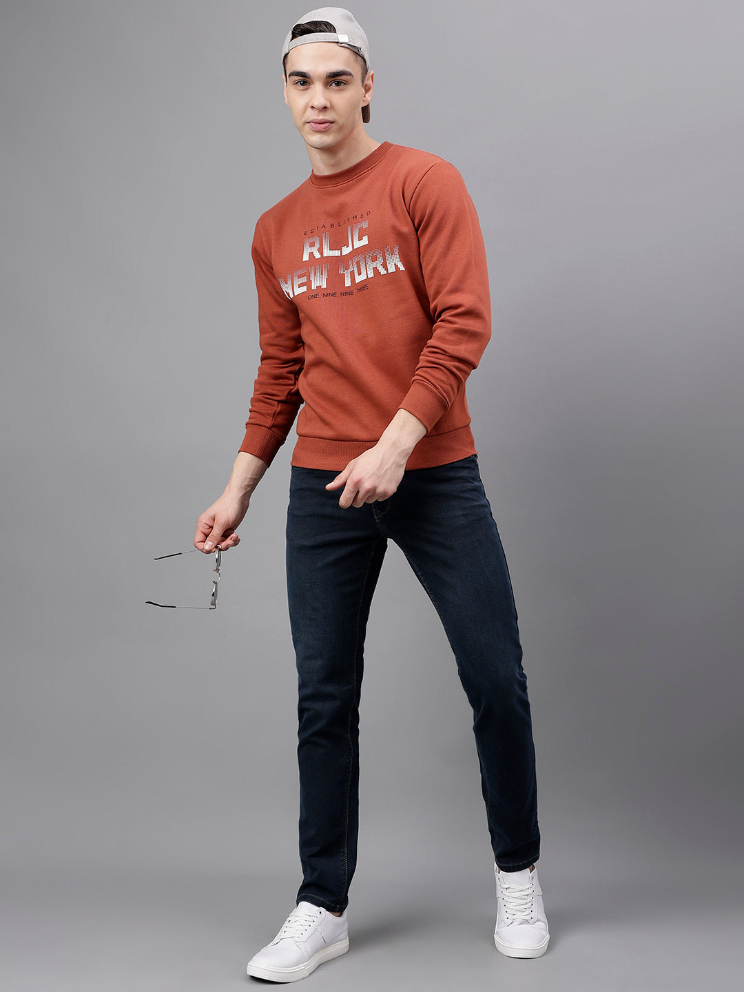 Men Arabian Spice Standard Fit Solid Sweat Shirt