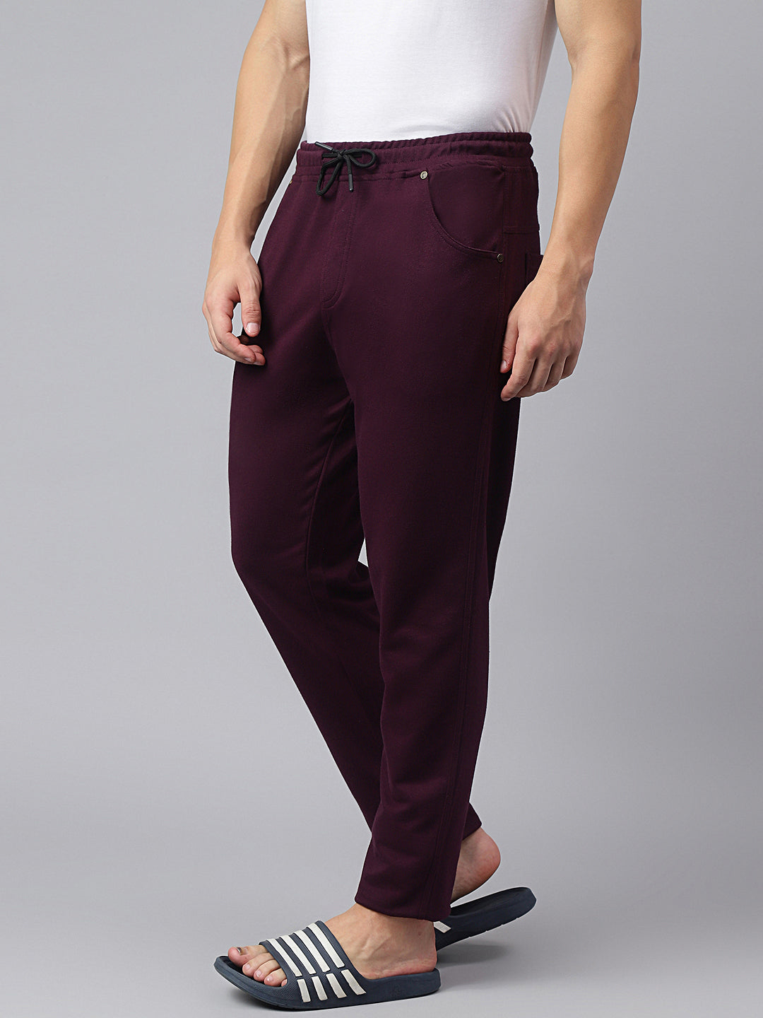 Men Wine Slim Fit Mid Rise Solid Lower