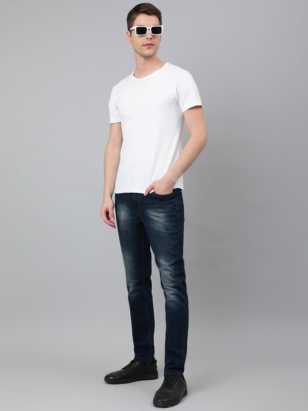 Men Dark Blue Slim Fit Mid Rise Clean Look Stretchable Jeans