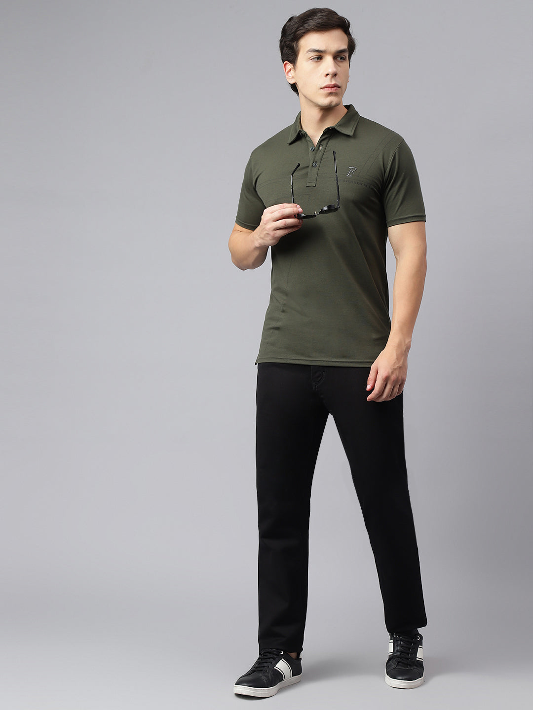 Men Green Regular Fit Solid Crew Neck Casual T-Shirt