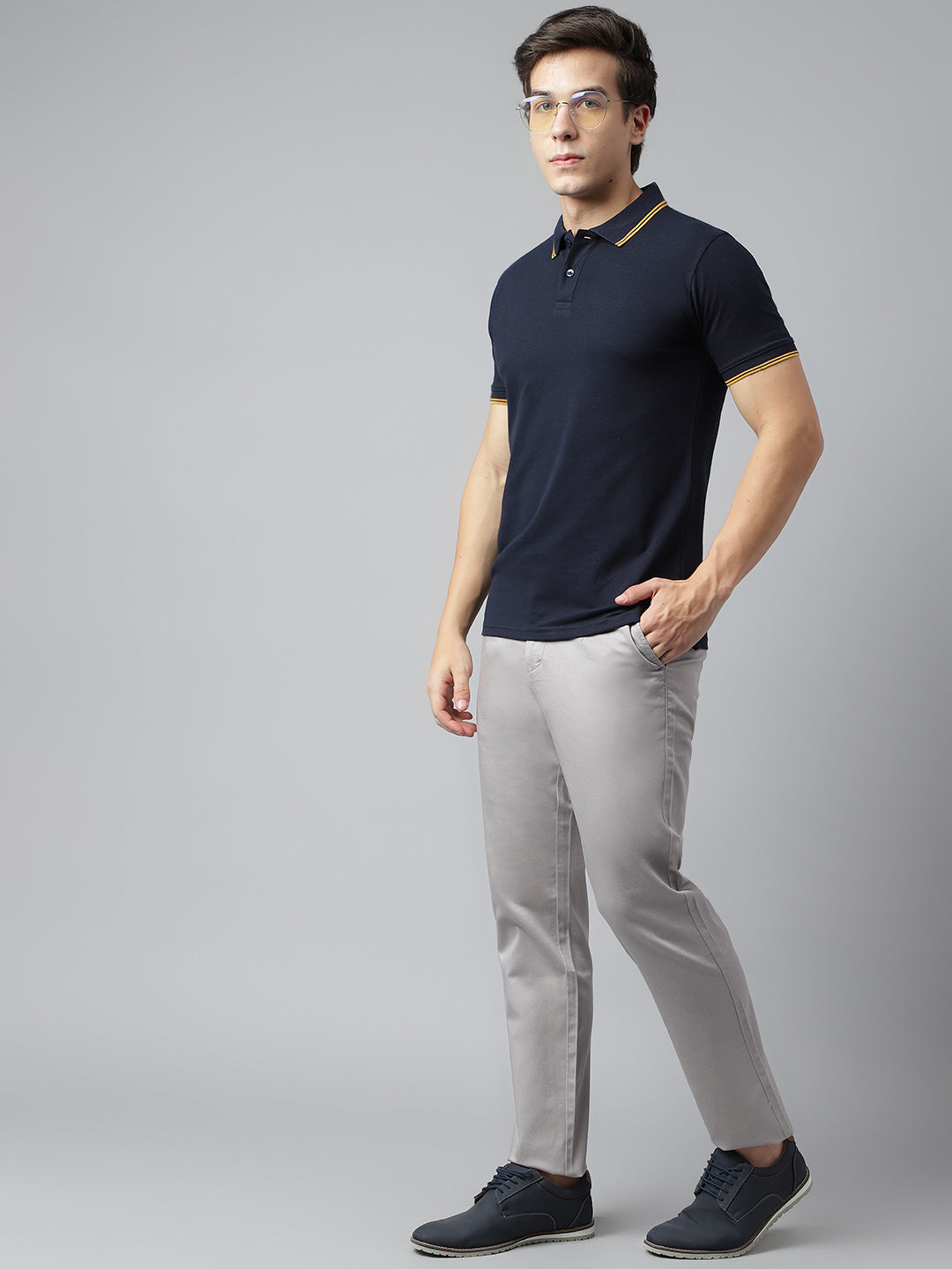 Men Grey Slim Fit Mid Rise Solid Casual Trouser