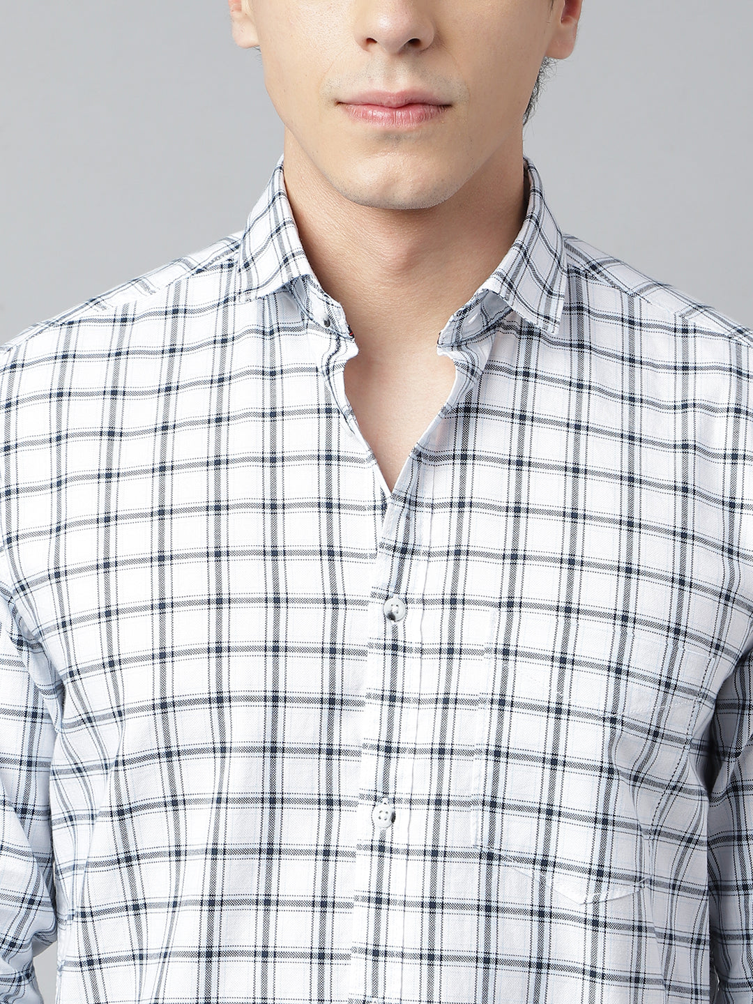 Men White Standard Fit Checkered Casual Shirt