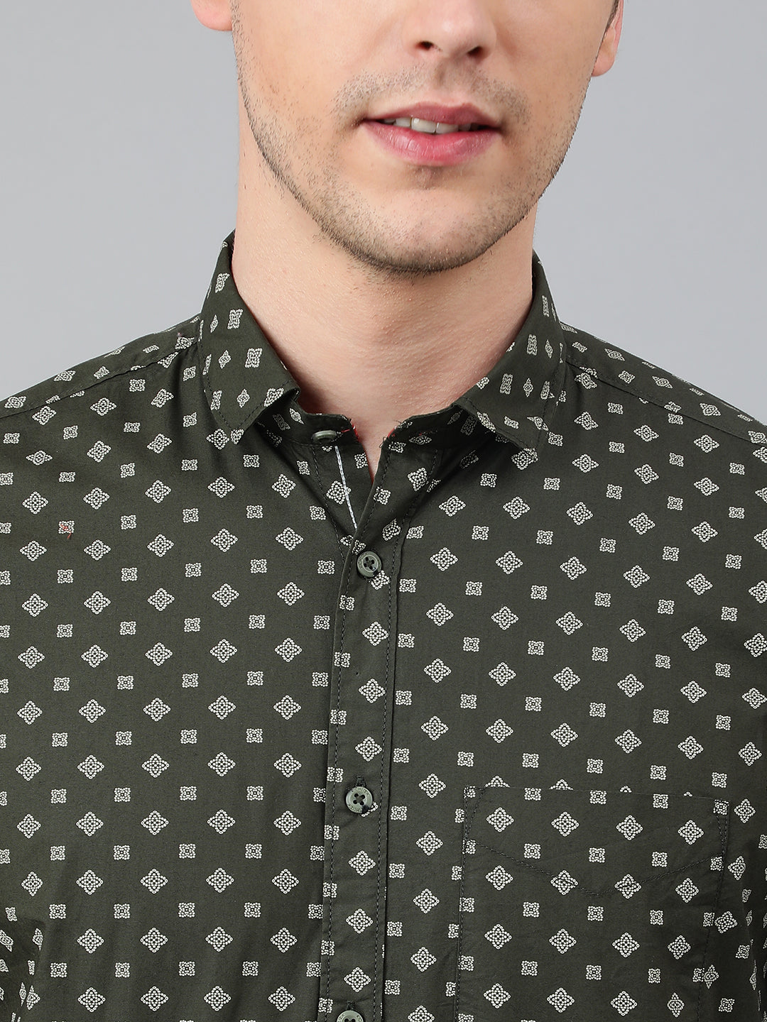 Men Olive Standard Fit Printed Casual Shirt