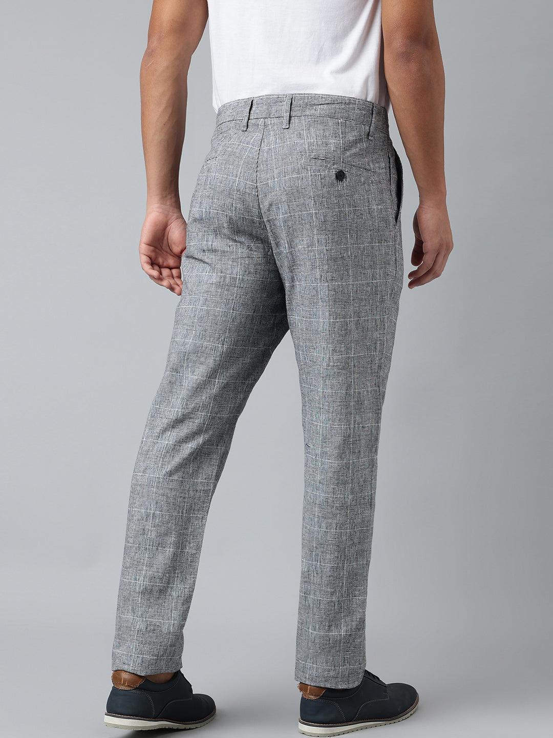 Men Grey Slim Fit Solid Checked Casual Trouser