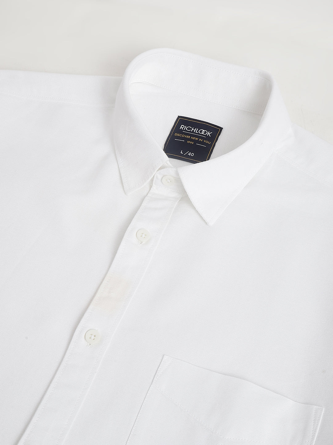 Men White Solid Standard Fit Casual Shirt