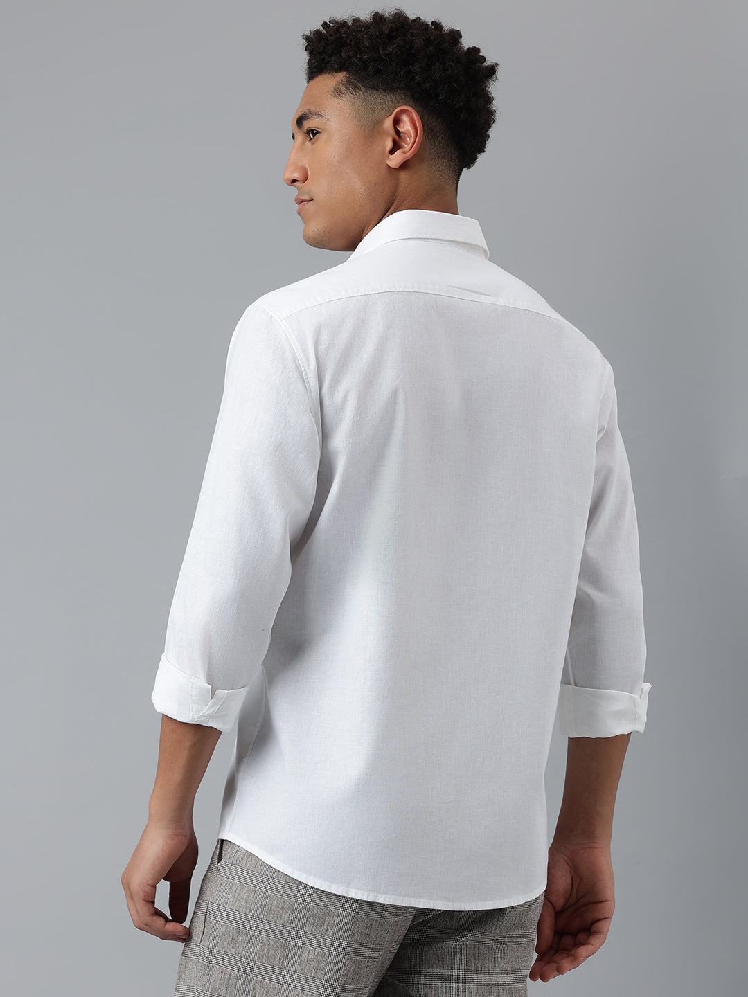 Men White Solid Standard Fit Casual Shirt