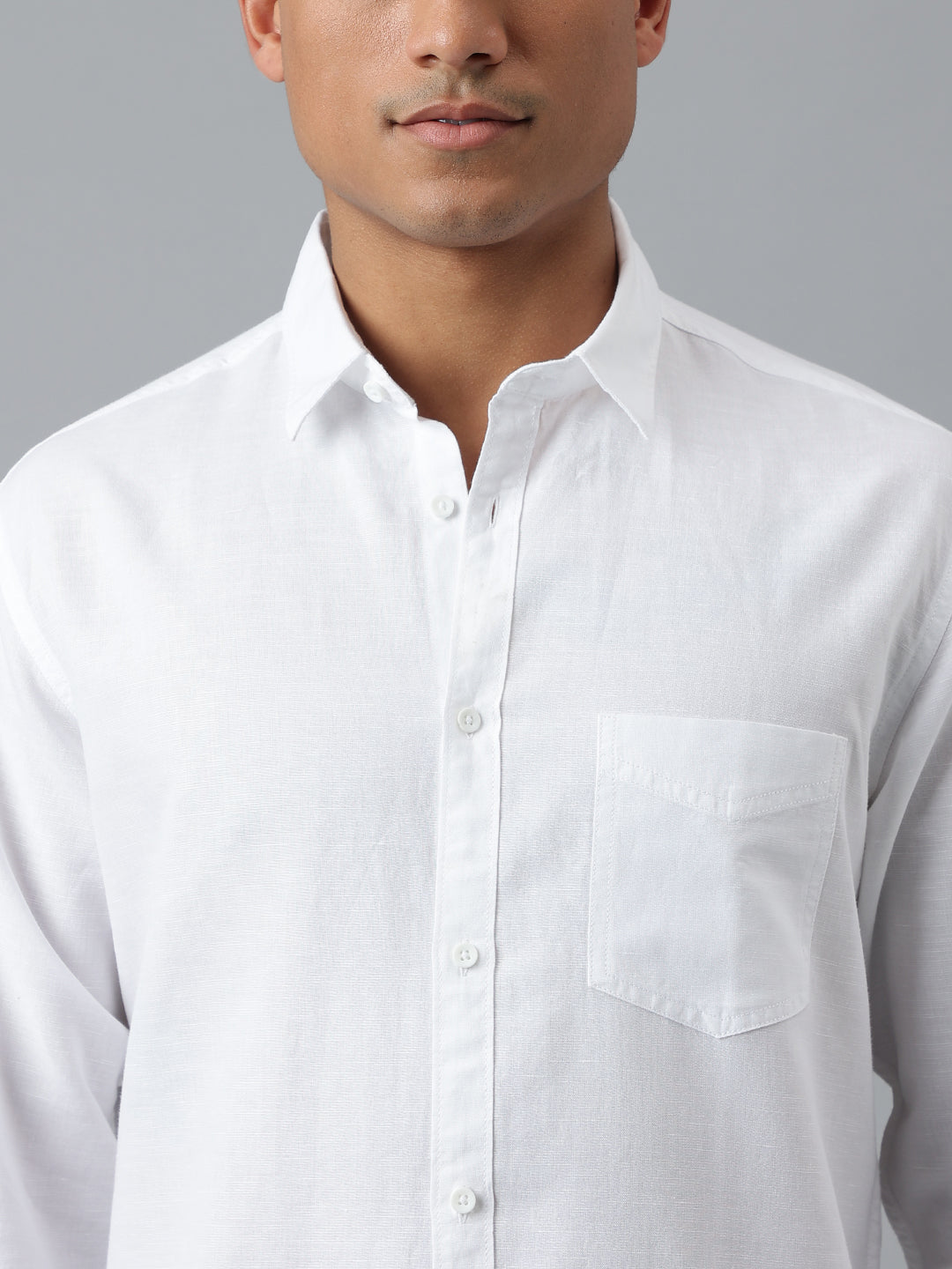 Men White Solid Standard Fit Casual Shirt