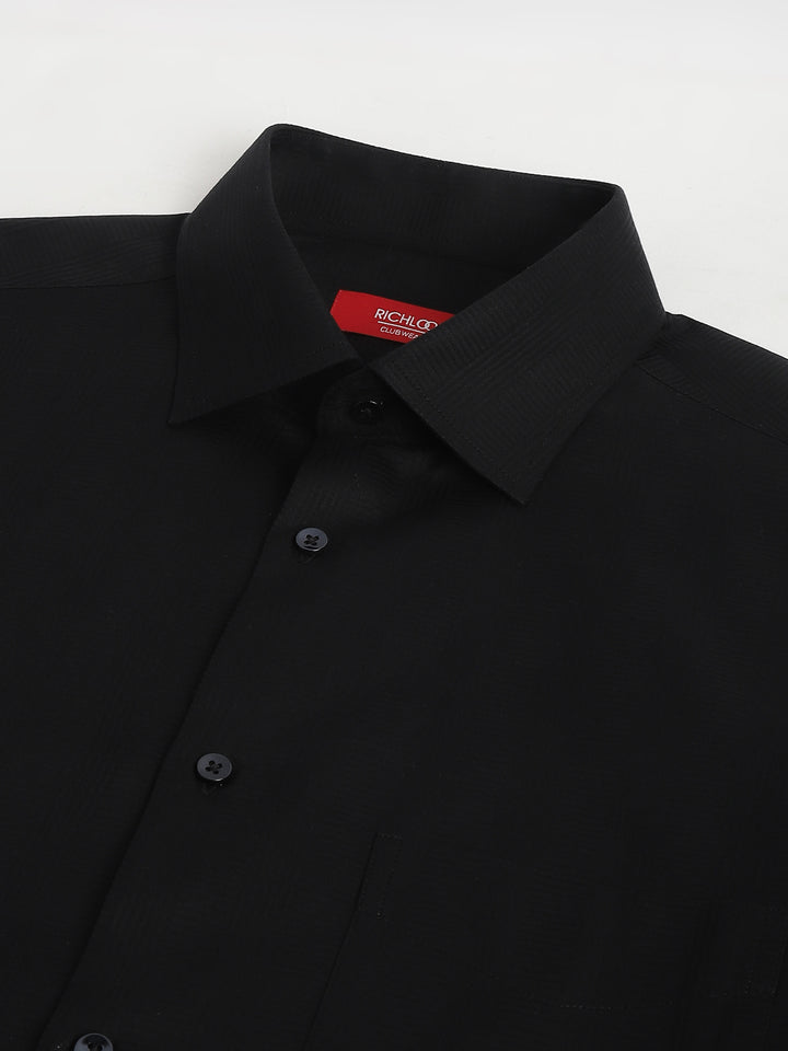 Men Black Solid Standard Fit Club Wear Shirt