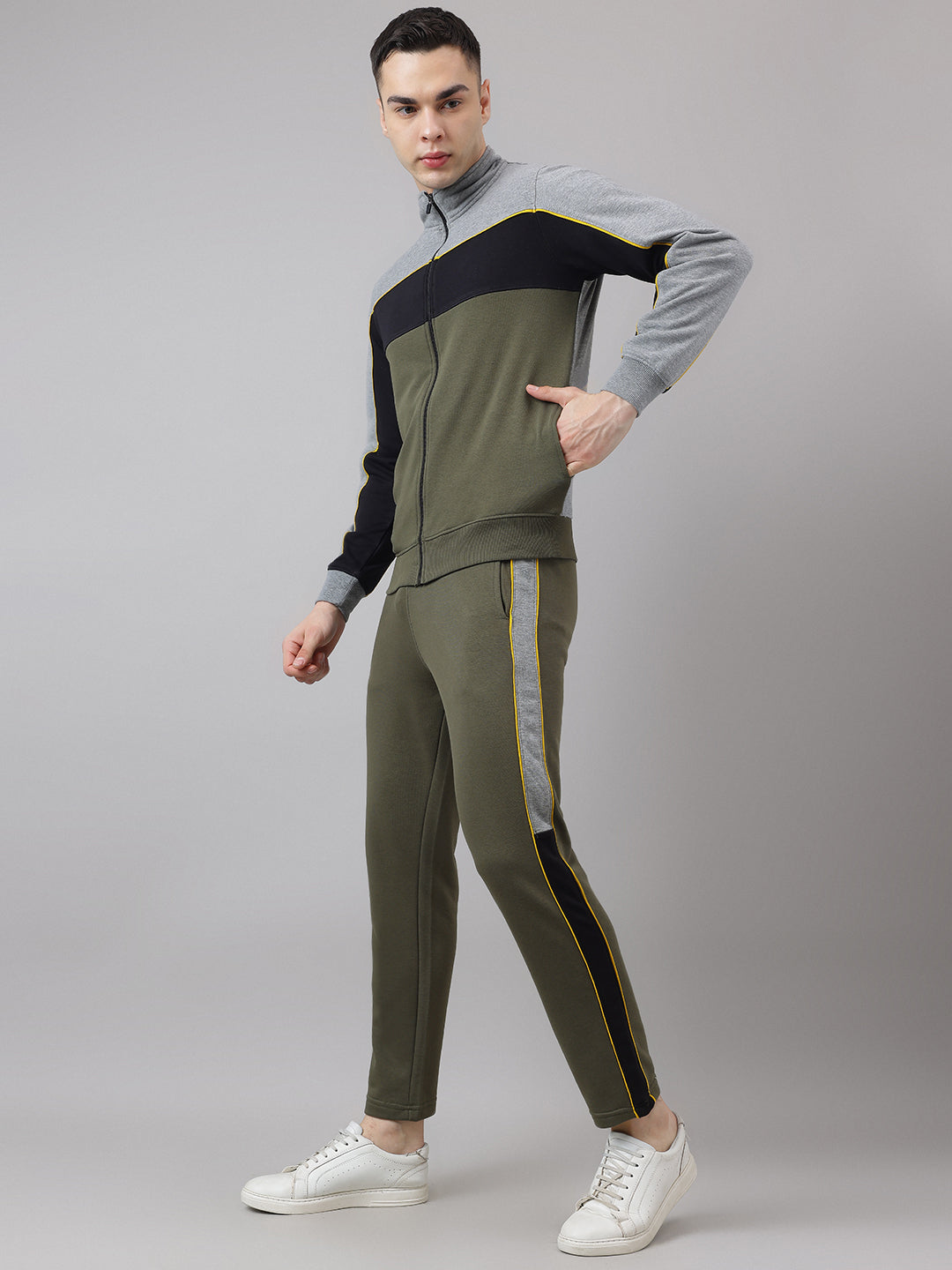 RICHLOOK Tracksuit , Versatile, Durable, and Performance-Ready