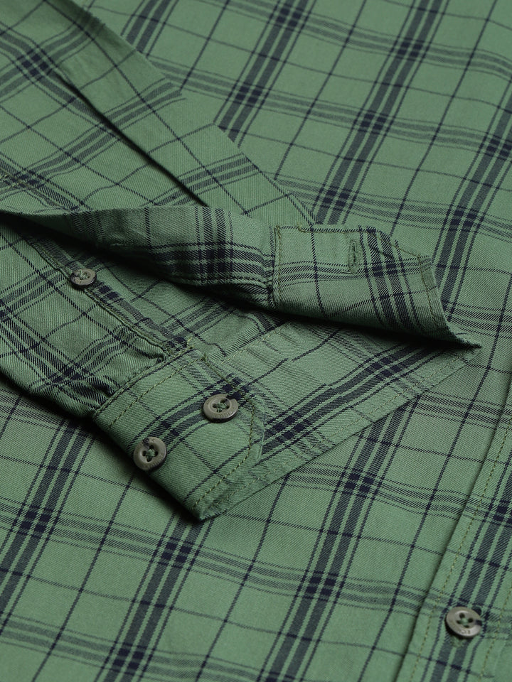 Men Green  Slim Fit Checkered Casual Shirt