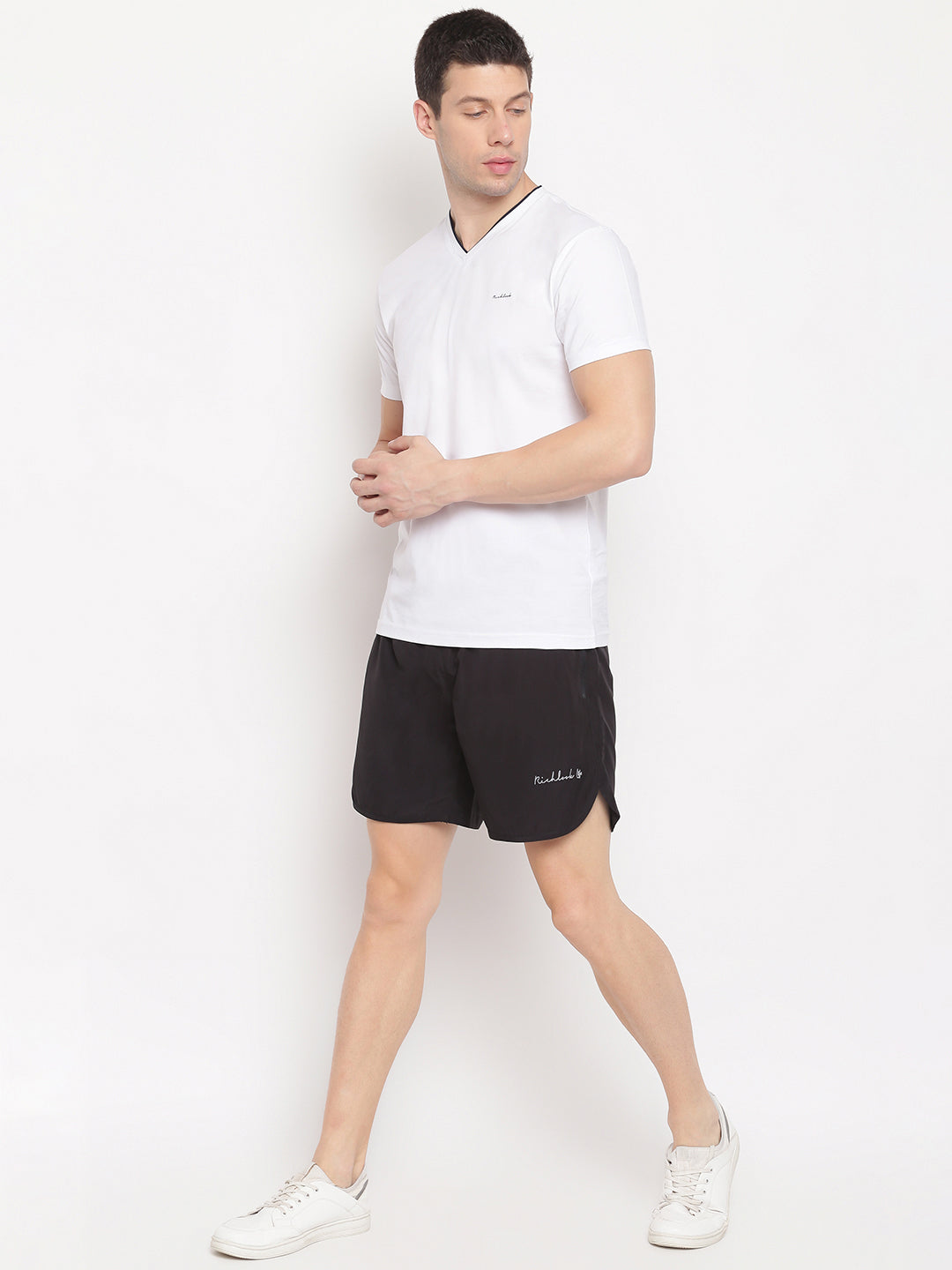 Men Black Regular Fit Side Pkt Solid Shorts