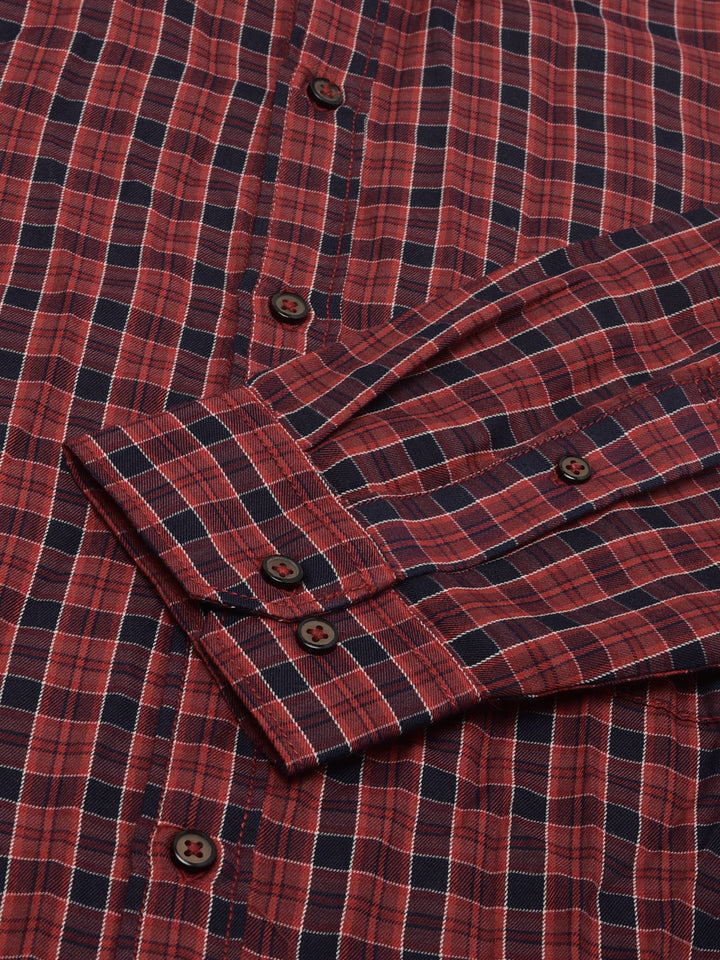 Men Red Slim Fit Checkered Casual Shirt